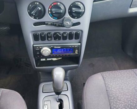 Серый Мерседес А класс, объемом двигателя 1.4 л и пробегом 336 тыс. км за 2750 $, фото 6 на Automoto.ua