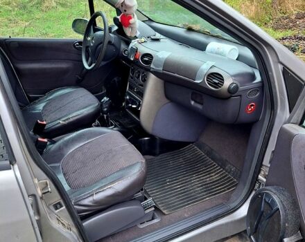 Серый Мерседес А класс, объемом двигателя 1.7 л и пробегом 243 тыс. км за 1300 $, фото 6 на Automoto.ua