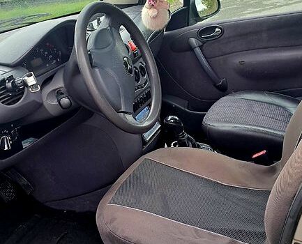 Мерседес А класс 1998 в Ровно на Automoto.ua Серый Мерседес А класс, объемом двигателя 1.4 л и пробегом 322 тыс. км за 2300 $, фото 4 на Automoto.ua