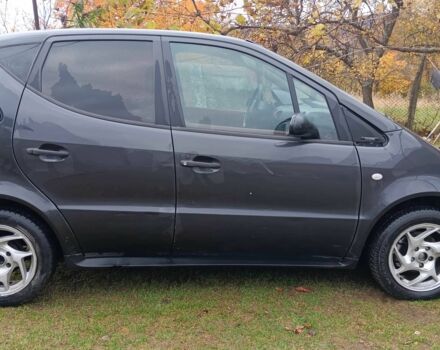 Серый Мерседес А класс, объемом двигателя 1.4 л и пробегом 300 тыс. км за 2600 $, фото 1 на Automoto.ua