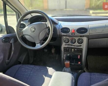 Серый Мерседес А класс, объемом двигателя 1.6 л и пробегом 280 тыс. км за 2250 $, фото 2 на Automoto.ua