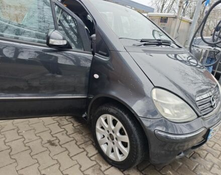 Серый Мерседес А класс, объемом двигателя 1.4 л и пробегом 250 тыс. км за 3500 $, фото 1 на Automoto.ua