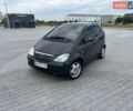 Серый Мерседес А класс, объемом двигателя 1.6 л и пробегом 300 тыс. км за 1700 $, фото 1 на Automoto.ua
