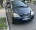 Серый Мерседес А класс, объемом двигателя 1.4 л и пробегом 300 тыс. км за 1300 $, фото 1 на Automoto.ua