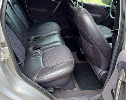 Серый Мерседес А класс, объемом двигателя 1.7 л и пробегом 243 тыс. км за 1300 $, фото 7 на Automoto.ua