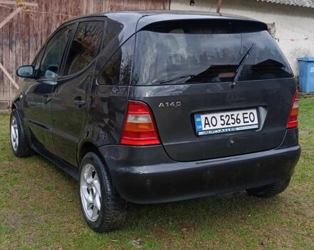Серый Мерседес А класс, объемом двигателя 1.4 л и пробегом 300 тыс. км за 2600 $, фото 4 на Automoto.ua