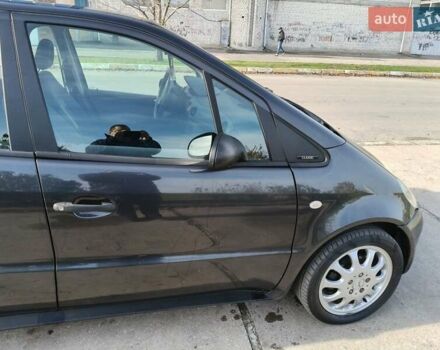 Серый Мерседес А класс, объемом двигателя 1.6 л и пробегом 235 тыс. км за 4200 $, фото 4 на Automoto.ua