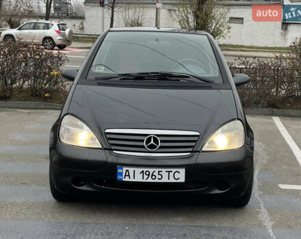 Серый Мерседес А класс, объемом двигателя 1.4 л и пробегом 240 тыс. км за 2850 $, фото 1 на Automoto.ua