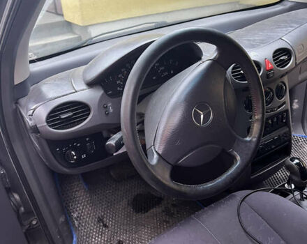 Серый Мерседес А класс, объемом двигателя 1.69 л и пробегом 297 тыс. км за 3000 $, фото 19 на Automoto.ua