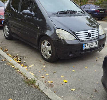 Серый Мерседес А класс, объемом двигателя 1.69 л и пробегом 200 тыс. км за 3350 $, фото 7 на Automoto.ua