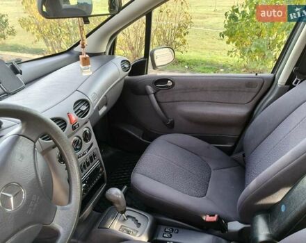 Серый Мерседес А класс, объемом двигателя 1.6 л и пробегом 235 тыс. км за 4200 $, фото 9 на Automoto.ua