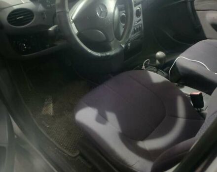 Серый Мерседес А класс, объемом двигателя 1.6 л и пробегом 253 тыс. км за 3000 $, фото 1 на Automoto.ua