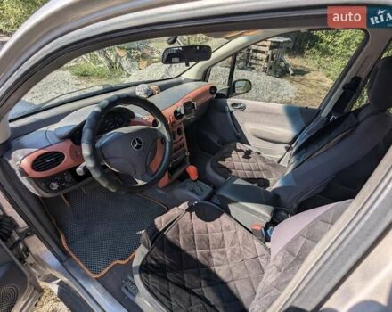 Сірий Мерседес А клас, об'ємом двигуна 1.6 л та пробігом 269 тис. км за 3800 $, фото 4 на Automoto.ua