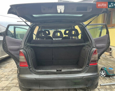 Серый Мерседес А класс, объемом двигателя 1.69 л и пробегом 297 тыс. км за 3000 $, фото 13 на Automoto.ua