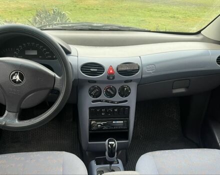 Серый Мерседес А класс, объемом двигателя 1.4 л и пробегом 181 тыс. км за 4000 $, фото 7 на Automoto.ua