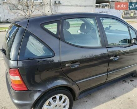 Серый Мерседес А класс, объемом двигателя 1.6 л и пробегом 235 тыс. км за 4200 $, фото 5 на Automoto.ua