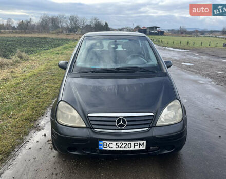 Серый Мерседес А класс, объемом двигателя 1.69 л и пробегом 297 тыс. км за 3000 $, фото 3 на Automoto.ua