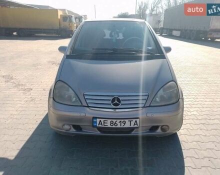 Серый Мерседес А класс, объемом двигателя 1.6 л и пробегом 233 тыс. км за 4500 $, фото 1 на Automoto.ua