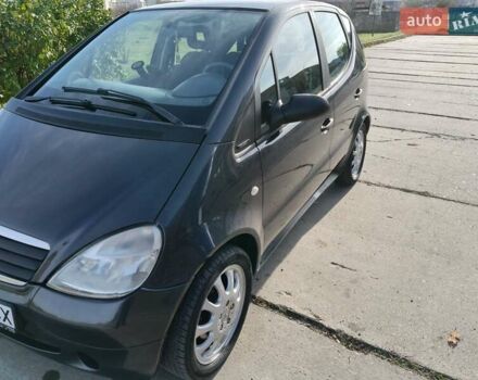 Серый Мерседес А класс, объемом двигателя 1.6 л и пробегом 235 тыс. км за 4200 $, фото 1 на Automoto.ua