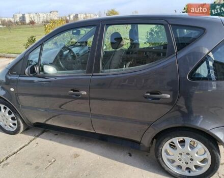 Серый Мерседес А класс, объемом двигателя 1.6 л и пробегом 235 тыс. км за 4200 $, фото 3 на Automoto.ua