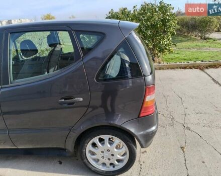 Серый Мерседес А класс, объемом двигателя 1.6 л и пробегом 235 тыс. км за 4200 $, фото 2 на Automoto.ua