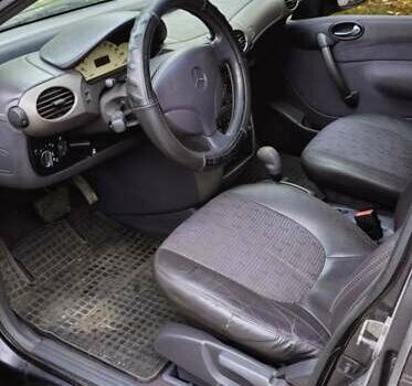 Мерседес А класс 1999 в Киеве на Automoto.ua Серый Мерседес А класс, объемом двигателя 1.7 л и пробегом 310 тыс. км за 3250 $, фото 8 на Automoto.ua