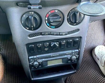 Серый Мерседес А класс, объемом двигателя 1.7 л и пробегом 390 тыс. км за 3000 $, фото 2 на Automoto.ua