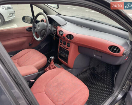 Серый Мерседес А класс, объемом двигателя 1.4 л и пробегом 240 тыс. км за 2850 $, фото 10 на Automoto.ua