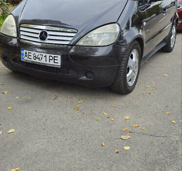 Серый Мерседес А класс, объемом двигателя 1.69 л и пробегом 200 тыс. км за 3350 $, фото 2 на Automoto.ua