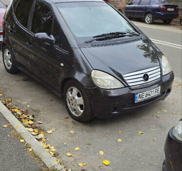 Серый Мерседес А класс, объемом двигателя 1.69 л и пробегом 200 тыс. км за 3350 $, фото 3 на Automoto.ua