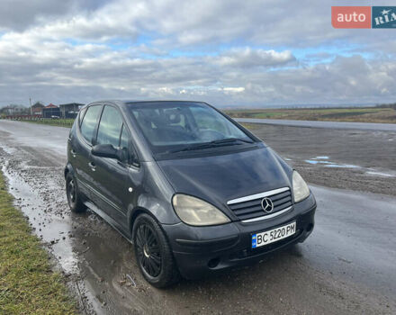 Серый Мерседес А класс, объемом двигателя 1.69 л и пробегом 297 тыс. км за 3000 $, фото 1 на Automoto.ua