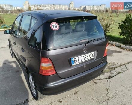 Серый Мерседес А класс, объемом двигателя 1.6 л и пробегом 235 тыс. км за 4200 $, фото 6 на Automoto.ua