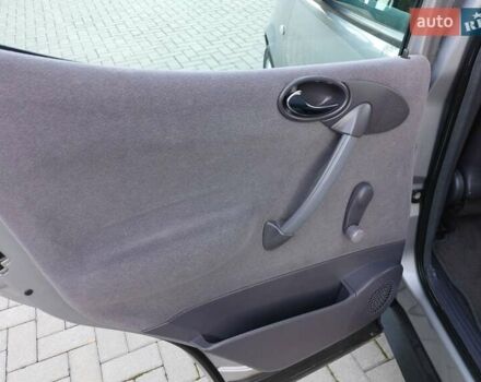 Сірий Мерседес А клас, об'ємом двигуна 1.7 л та пробігом 232 тис. км за 4000 $, фото 23 на Automoto.ua