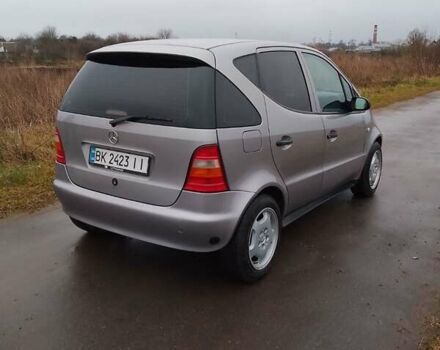 Серый Мерседес А класс, объемом двигателя 1.6 л и пробегом 157 тыс. км за 3200 $, фото 1 на Automoto.ua