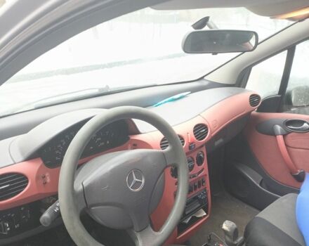 Серый Мерседес А класс, объемом двигателя 1.7 л и пробегом 390 тыс. км за 2200 $, фото 3 на Automoto.ua