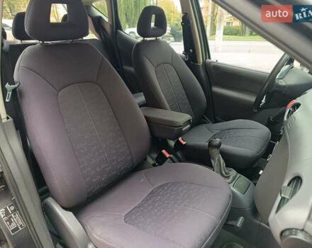 Мерседес А класс 2000 в Виннице на Automoto.ua Серый Мерседес А класс, объемом двигателя 1.6 л и пробегом 177 тыс. км за 4000 $, фото 15 на Automoto.ua