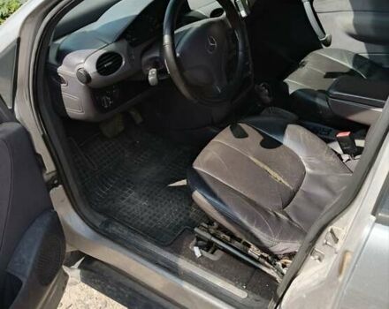 Серый Мерседес А класс, объемом двигателя 1.69 л и пробегом 273 тыс. км за 3000 $, фото 1 на Automoto.ua