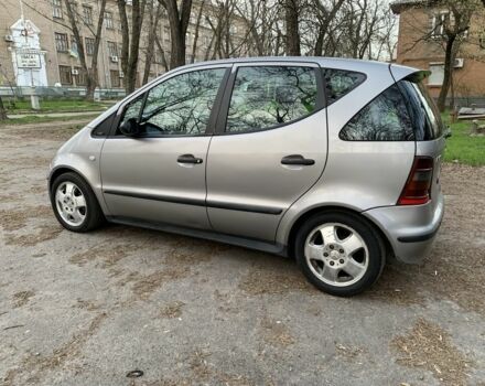 Серый Мерседес А класс, объемом двигателя 1.7 л и пробегом 290 тыс. км за 3000 $, фото 3 на Automoto.ua