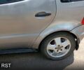 Серый Мерседес А класс, объемом двигателя 1.7 л и пробегом 205 тыс. км за 2600 $, фото 1 на Automoto.ua