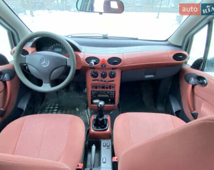 Сірий Мерседес А клас, об'ємом двигуна 1.69 л та пробігом 300 тис. км за 3000 $, фото 9 на Automoto.ua