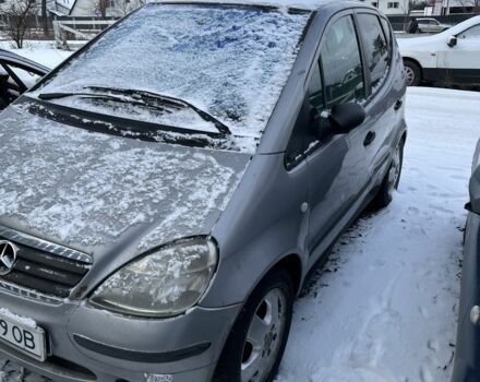 Серый Мерседес А класс, объемом двигателя 1.4 л и пробегом 200 тыс. км за 2300 $, фото 6 на Automoto.ua