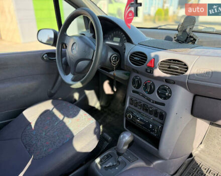 Серый Мерседес А класс, объемом двигателя 1.7 л и пробегом 251 тыс. км за 3600 $, фото 12 на Automoto.ua