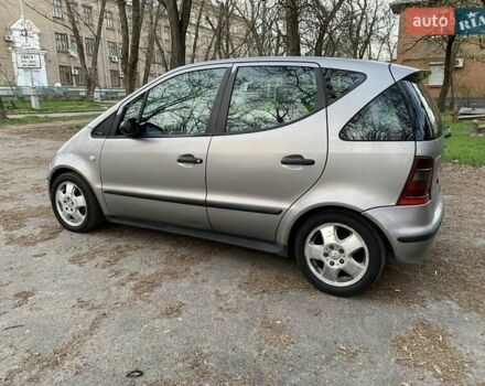 Серый Мерседес А класс, объемом двигателя 1.69 л и пробегом 290 тыс. км за 2900 $, фото 3 на Automoto.ua