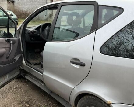 Сірий Мерседес А клас, об'ємом двигуна 1.7 л та пробігом 360 тис. км за 990 $, фото 5 на Automoto.ua