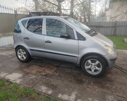 Серый Мерседес А класс, объемом двигателя 1.7 л и пробегом 220 тыс. км за 2800 $, фото 1 на Automoto.ua