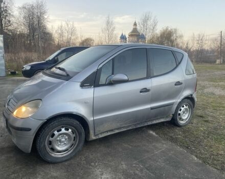 Серый Мерседес А класс, объемом двигателя 1.7 л и пробегом 250 тыс. км за 758 $, фото 3 на Automoto.ua