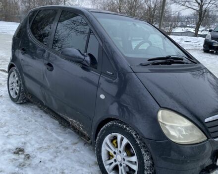 Серый Мерседес А класс, объемом двигателя 1.7 л и пробегом 388 тыс. км за 2299 $, фото 2 на Automoto.ua