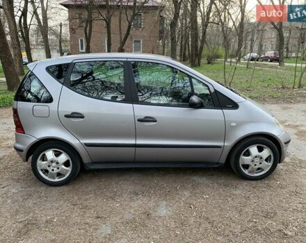 Серый Мерседес А класс, объемом двигателя 1.69 л и пробегом 290 тыс. км за 2900 $, фото 5 на Automoto.ua