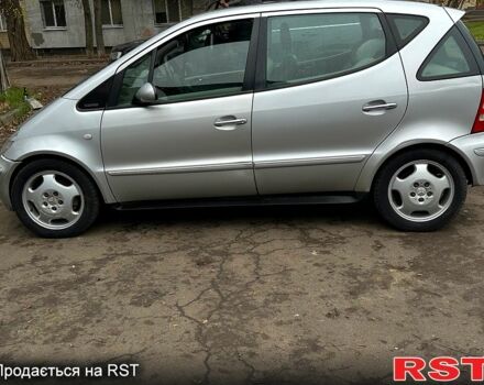 Серый Мерседес А класс, объемом двигателя 1.9 л и пробегом 273 тыс. км за 3800 $, фото 1 на Automoto.ua