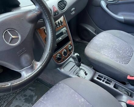 Серый Мерседес А класс, объемом двигателя 1.7 л и пробегом 125 тыс. км за 950 $, фото 5 на Automoto.ua